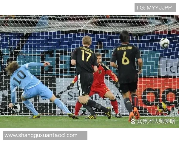 飞速旋转的足球明星展现惊人球速与技巧的完美结合